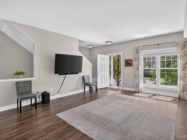 352 W Grand River Avenue # 3