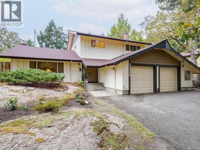 3536 Henderson Rd, Oak Bay, BC, V8P 5B1 Luxury House for sale | Listing ID 1052 | Royal LePage Carriage Trade Luxury Properties