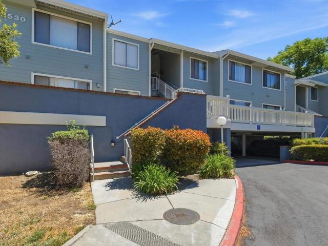 3530 Oakwood Terrace 104