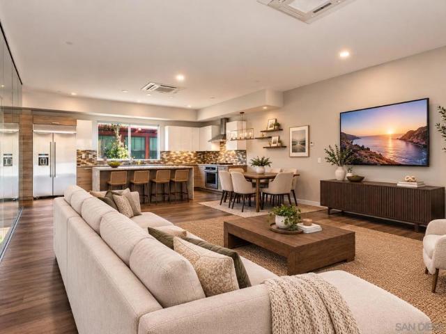 3533 3rd Ave