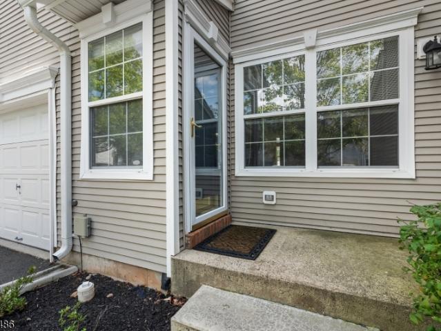 353 Cynthia Ln