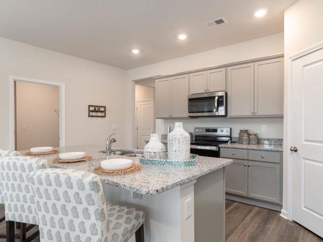 353 Glade Ct