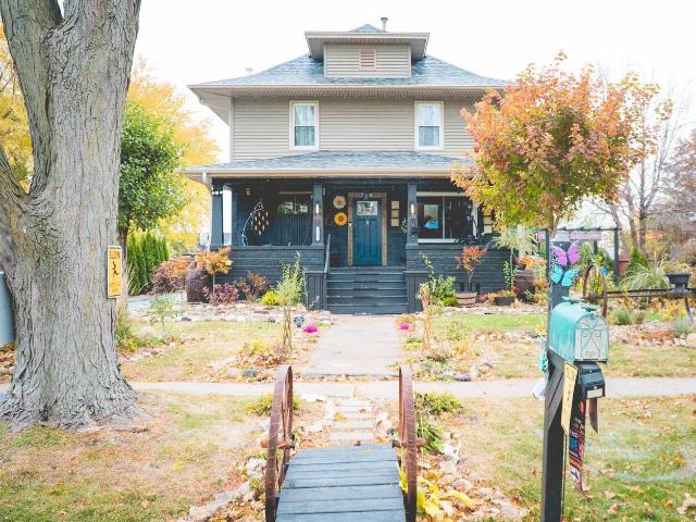 353 E 4TH Avenue