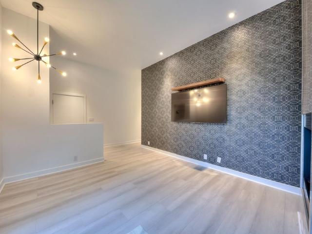 353 Place Corbières, Mascouche, QC J7L