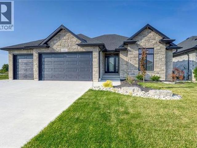 3544 Britt Boulevard, Plympton Wyoming, ON, N0N 1E0 house for sale | Listing ID 26012 | Royal LePage