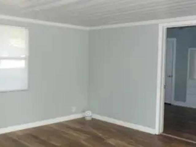 3544 Dartmouth Ave N, 1 bed, 1 full bath