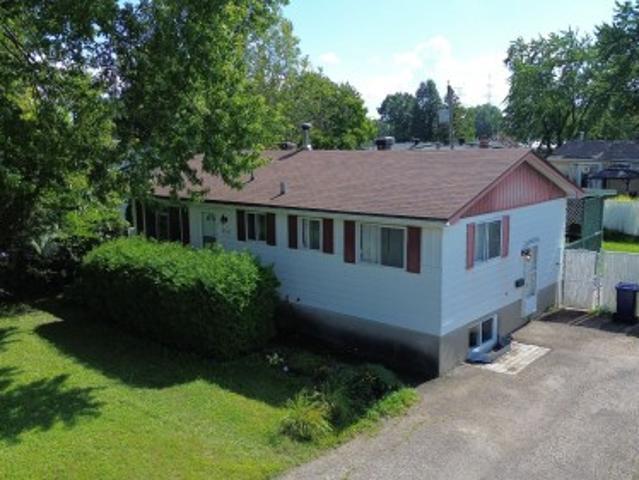 3545 Rue Isabelle, Laval Fabreville, QC, H7P 3N3 house for sale | Listing ID 21622 | Royal LePage