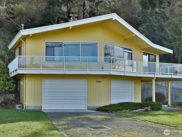 3545 Shell Street