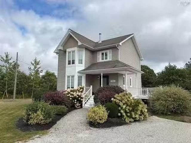 3542 Highway 308, Hubbards Point, NS, B0W 3M0 house for sale.