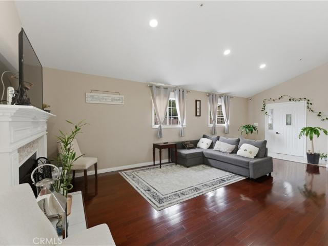 3542 Hillview Place