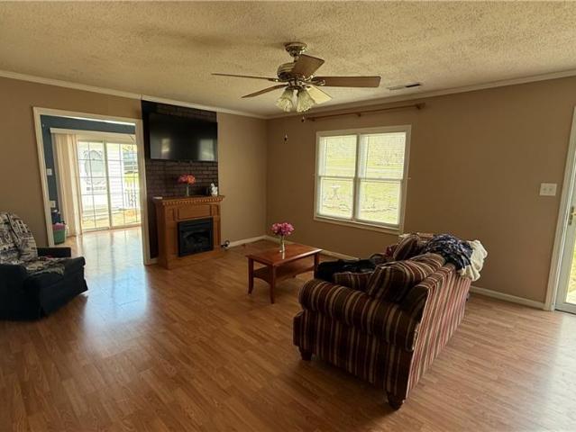 3543 Wall Road