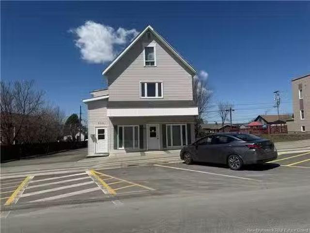 354 356 Broadway Blvd, Grand Sault/Grand Falls, NB, E3Z 2K4.