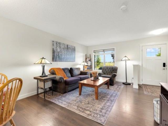 354 Crystallina Nera Drive Nw, Edmonton, AB, T5Z 0R9 house for sale | Listing ID E4504 | Royal LePage