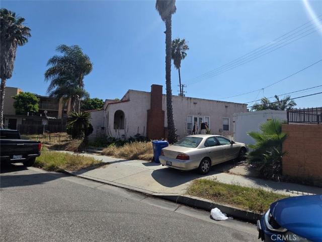 354 E Carson