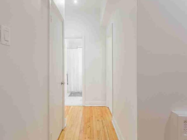 3555 Avenue Atwater 1 Bedroom Apartment for Rent at 3555 Av Atwater, Montréal, QC H3H 1Y3