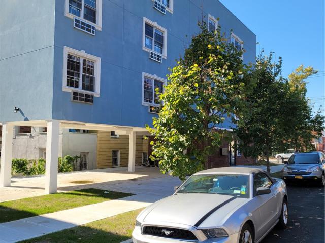 3550 Laconia Avenue