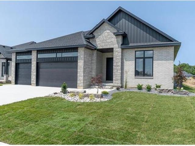 3552 Britt Boulevard, Plympton Wyoming, ON, N0N 1E0 house for sale | Listing ID 26017 | Royal LePage