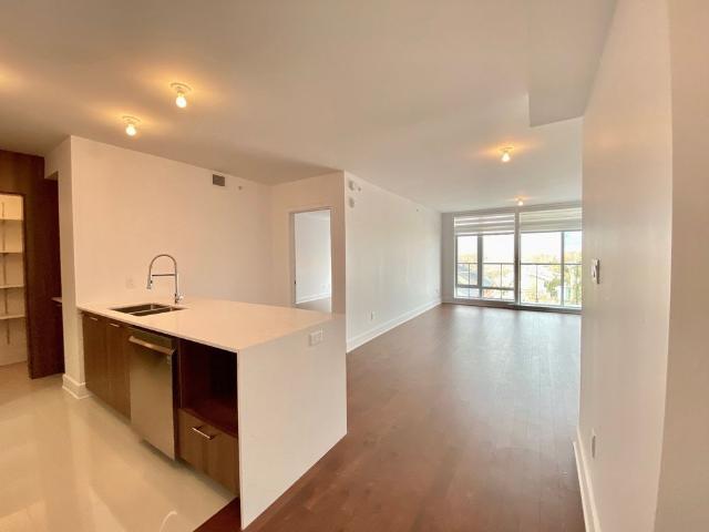 355, Boul. Brunswick, 408, Pointe Claire