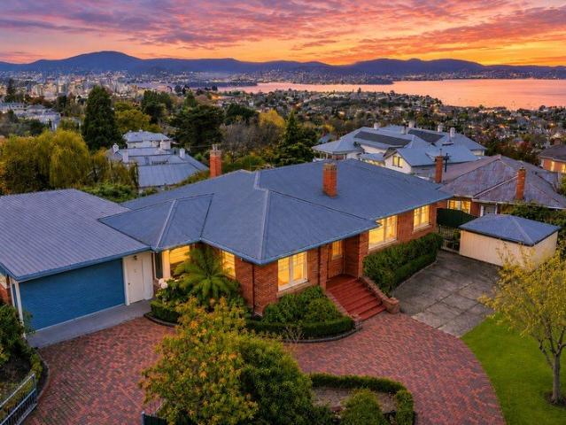 355 Davey Street, South Hobart A Grand Hobart Address