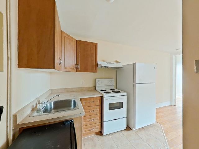 355 Elgin Street C Ottawa, ON K2P 1M7