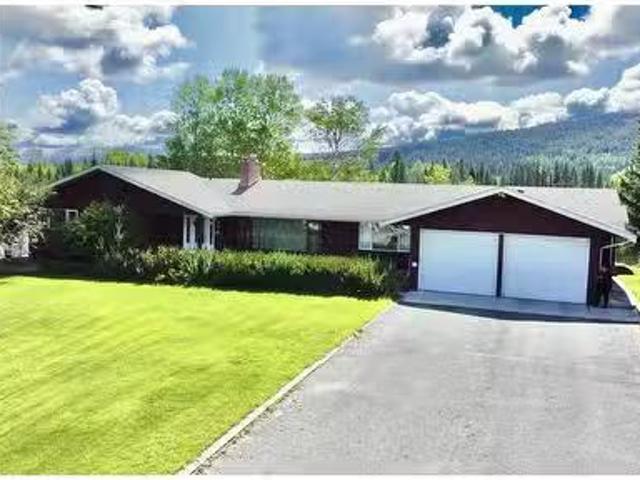 355 Evergreen Crescent, 100 Mile House, BC, V0K 2E0 house fo.