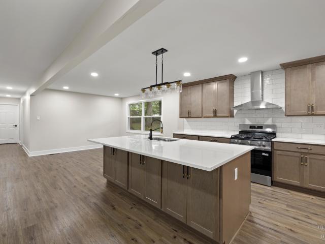 355 Hiawatha Drive