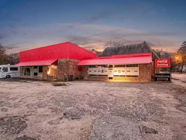 355 S MAIN ST, MONTICELLO, AR 71655