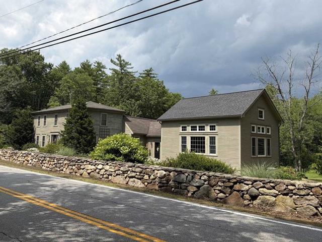 355 Stage Rd, Nottingham, NH 03290