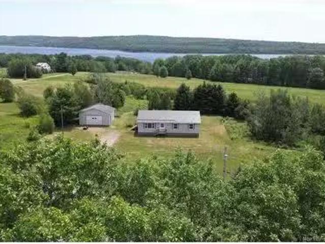 3569 Lower Cambridge Rd, Cambridge Narrows, NB, E4C 1S9 hous.