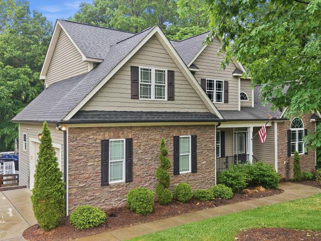 3560 Saddle Ridge Road