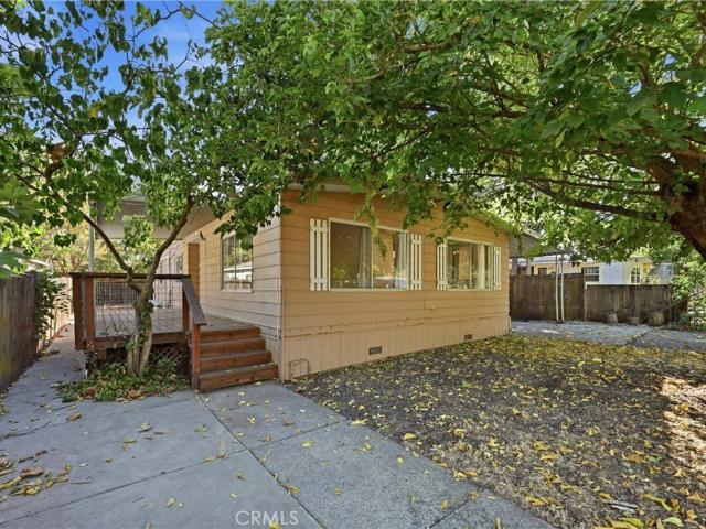 3562 Mountain View Street