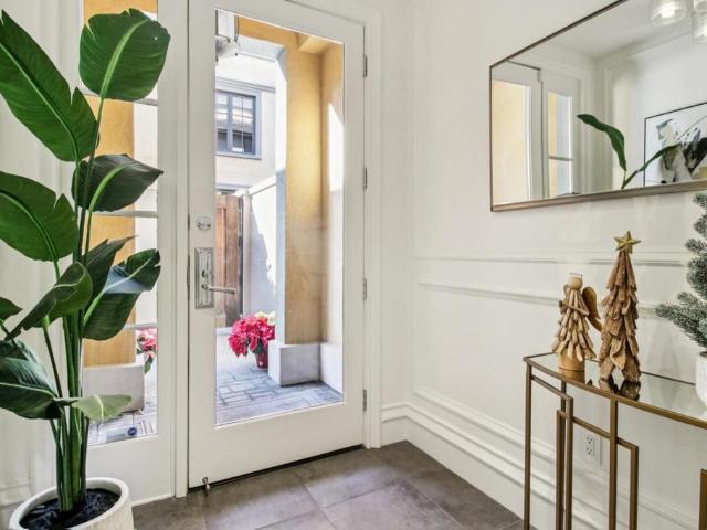 356 Santana Row 319