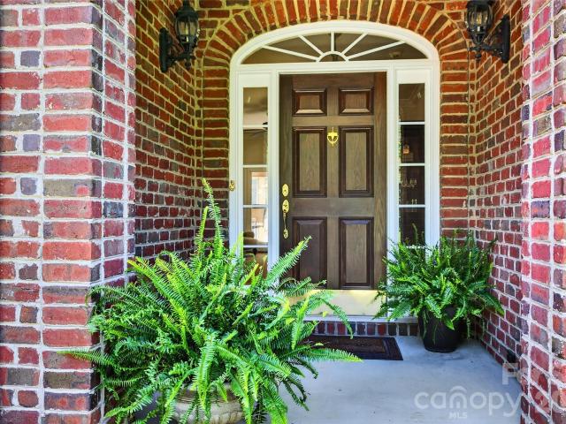 3574 Live Oaks Avenue