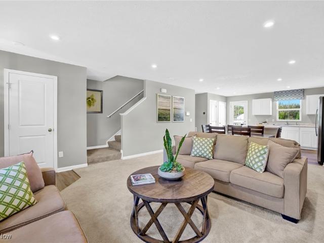 3575 Kenyon Creek Avenue NW
