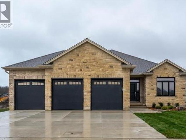 3576 Britt Boulevard, Plympton Wyoming, ON, N0N 1E0 house for sale | Listing ID 26013 | Royal LePage