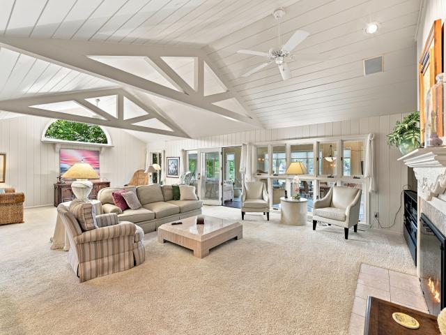 3579 Bay Road North Drive
