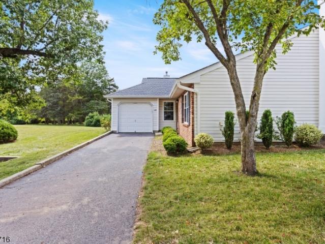 357 Cotswold Pl