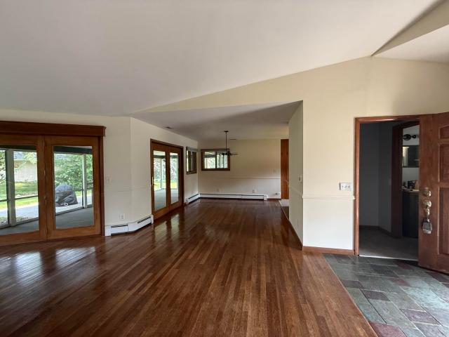 357 Spring Ln