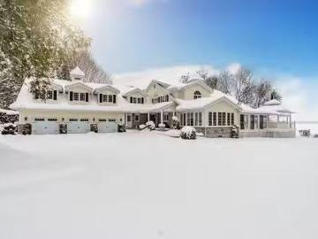 357 Rg Beau Lac, Stratford, QC, G0Y 1P0 Luxury House for sal.