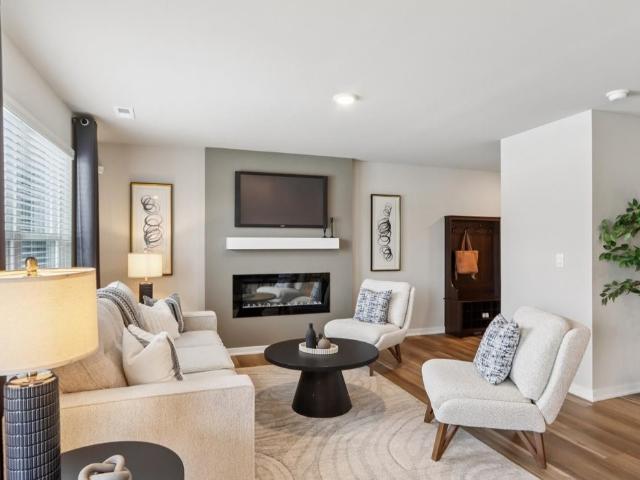 3585 Pershing Lane