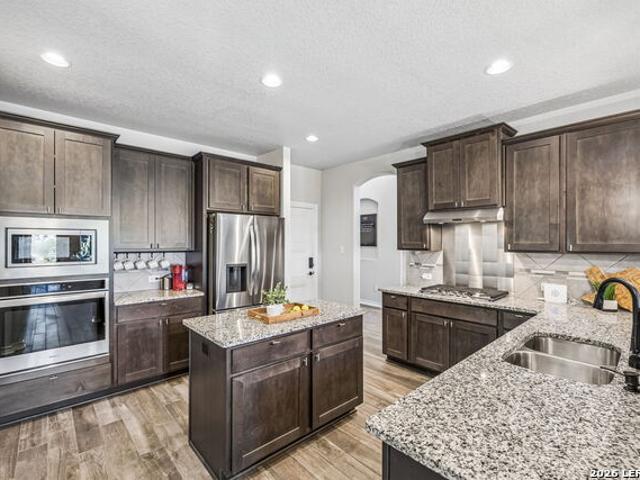 3586 King Terrace