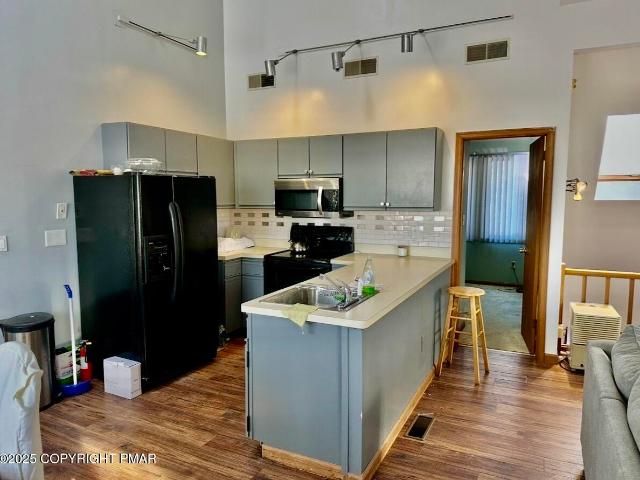 3580 High Crest Road