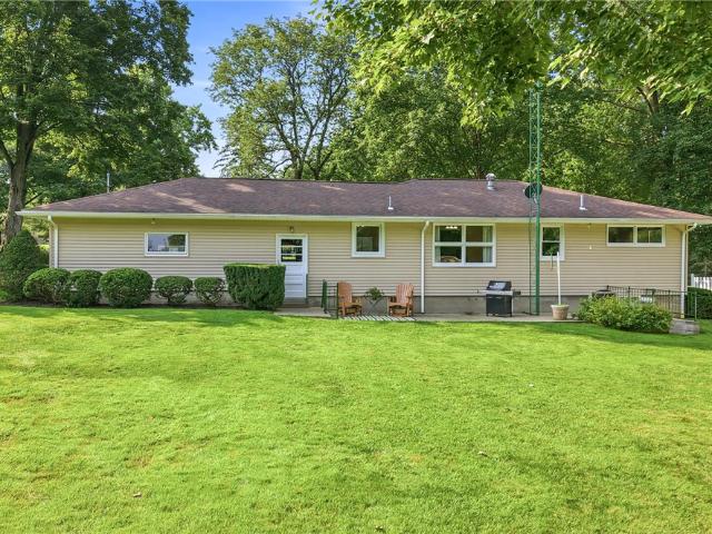 3595 Ridgewood Dr