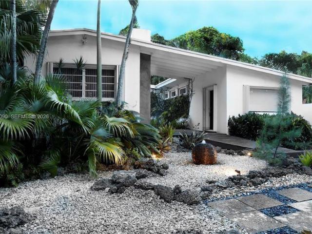 3596 Main Hwy, 5 beds, 4 full baths