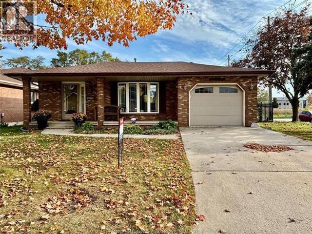 3596 Hemlock, Windsor, ON, N8R 1Z9 house for sale | Listing ID 26025 | Royal LePage