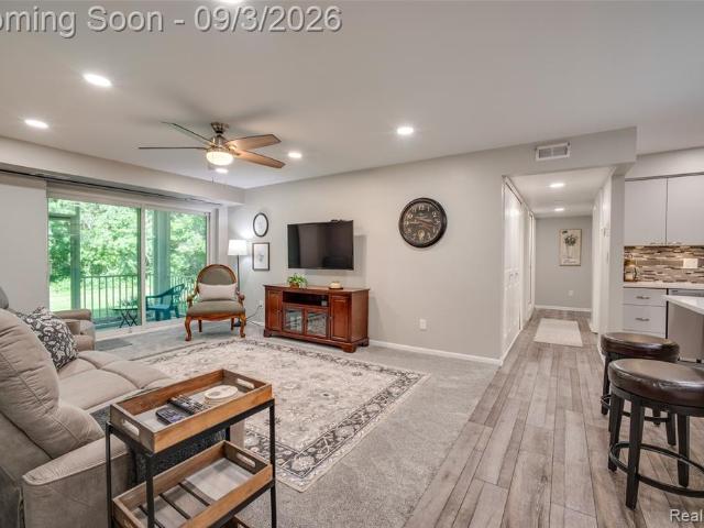 35972 Ann Arbor Trail