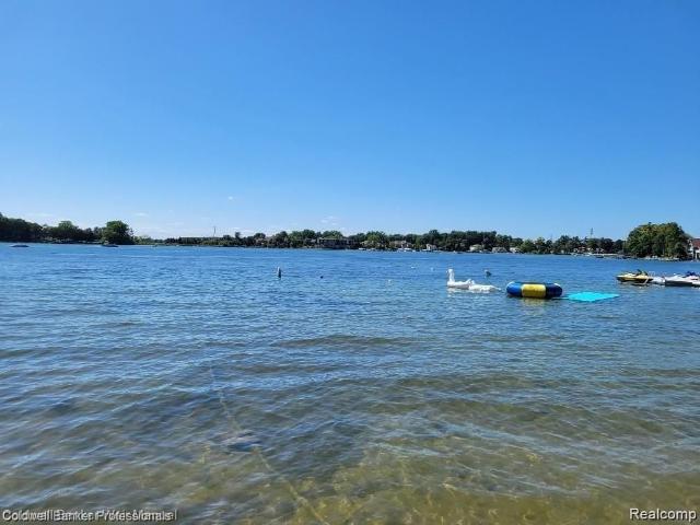 3590 Orchard Lake Road, OrchardLake, US, MI