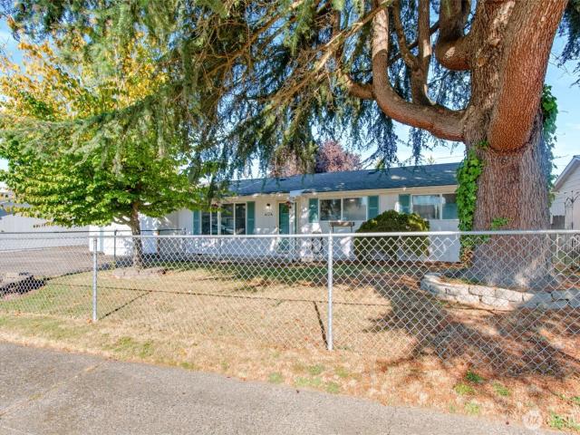 359 Douglas St