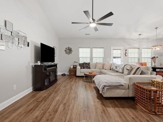 359 Dunbarton Ln