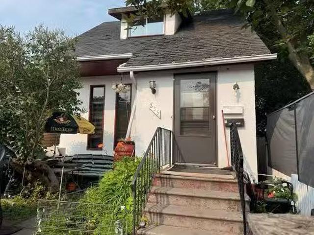359 Mckellar Street N, Thunder Bay, ON, P7C 3Z8 house for sa.